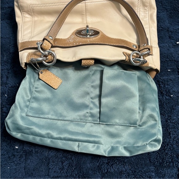 Coach Penelope F16531 Leather Carryall / Shoulder Tote — Excellent Condition - Picture 6 of 12